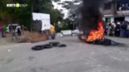 Mineros en Buriticá piden que los dejen ingresar a la mina a buscar a sus compañeros atrapados