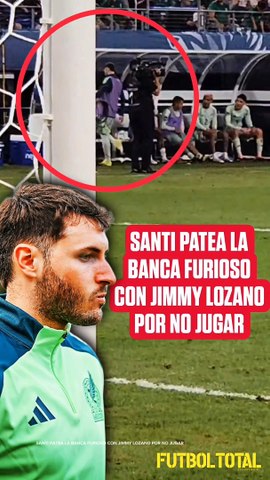Santi Giménez explota por no jugar ante Panamá