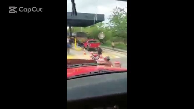 [VIDEO ¡Repudiable! “Hinchas” del deportes Tolima realizaron atraco masivo en el Valle del Cauca