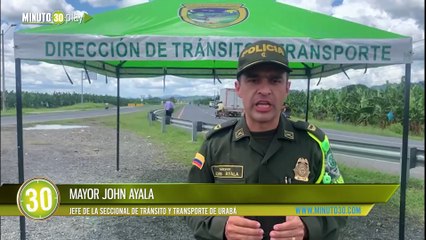 Qué pesar Un camión y su carga se prendieron en una vía de Urabá