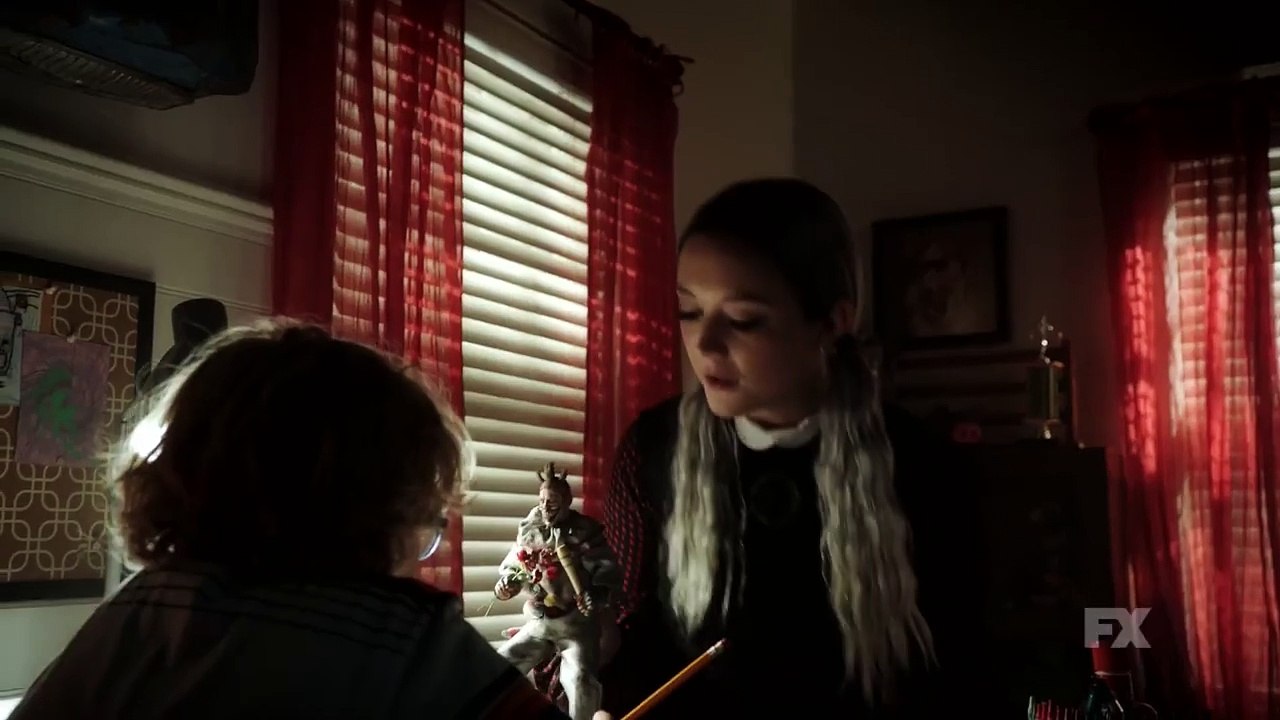 American Horror Story Saison 1 - ???????????? ??????? ??????: ????? (7 ?????) — ??????? ??????? (2017) (RU)