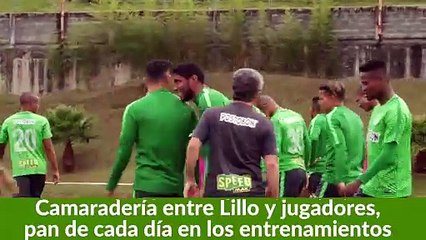 04-10-17 camaraderia entre lillo y jugadores pan de cada dia en los entrenamientos