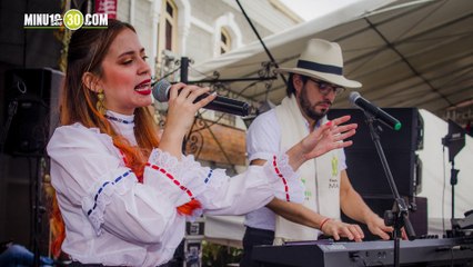 Itaty Alarcón Franco, la cantante sonsoneña, que encanta con su voz en Medellín