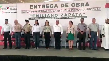 #VIRAL: Maestro confunde juramento a la bandera con Padre Nuestro (ORIGINAL)