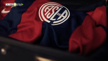 Así fue presentado La Roca en San Lorenzo versión Pulp Fiction