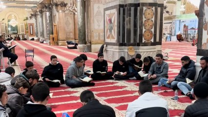 كيف يقضي المعتكفون ليالي رمضان في رحاب المسجد الأقصى؟