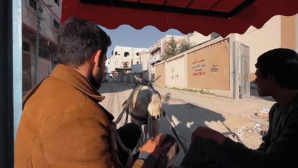 فلسطيني يشرح المعاناة اليومية لأهل غزة بحثا عن مستلزمات الحياة الضرورية