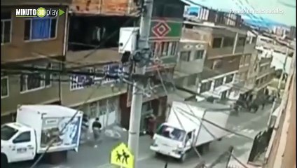 Camión choca contra colegio en Bogotá  y deja siete estudiantes heridos