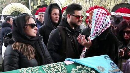 Türk sinemasının 'Gamzeli güzeli' gözyaşları içinde son yolculuğuna uğurlandı