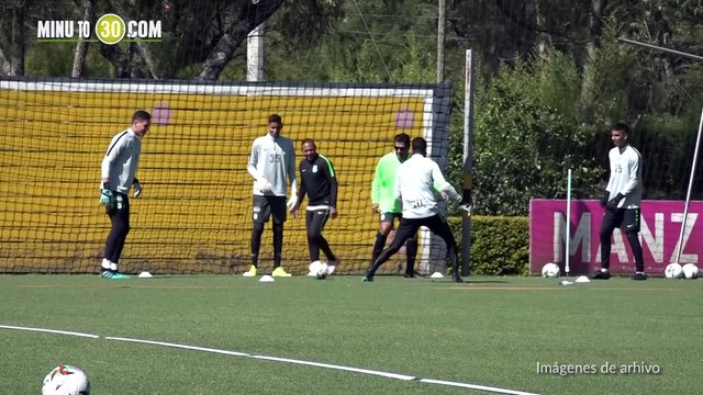 Los guardametas, entre los que más sufren las restricciones del protocolo