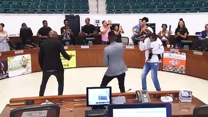 09-11-17 Por sus 16 anos de labores en pro de la cultura Afro Explosion Negra fue homenajeada en el Concejo