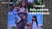 Funerali della mamma e dei tre bimbi: il video dell'arrivo dei feretri in chiesa