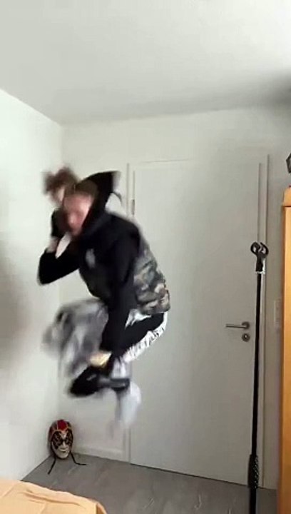 Masken Marek - Jump Dance