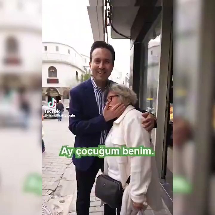Önce sarıldı sonra hayal kırıklığına uğradı
