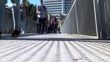 Diferença salarial entre jovens com ensino superior e secundário em "mínimos históricos"