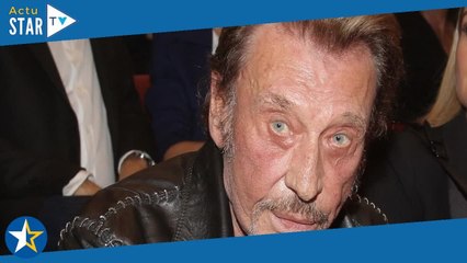 "Il était shooté aux médicaments" : quand Johnny Hallyday, hospitalisé, avait eu un moment "compliqu