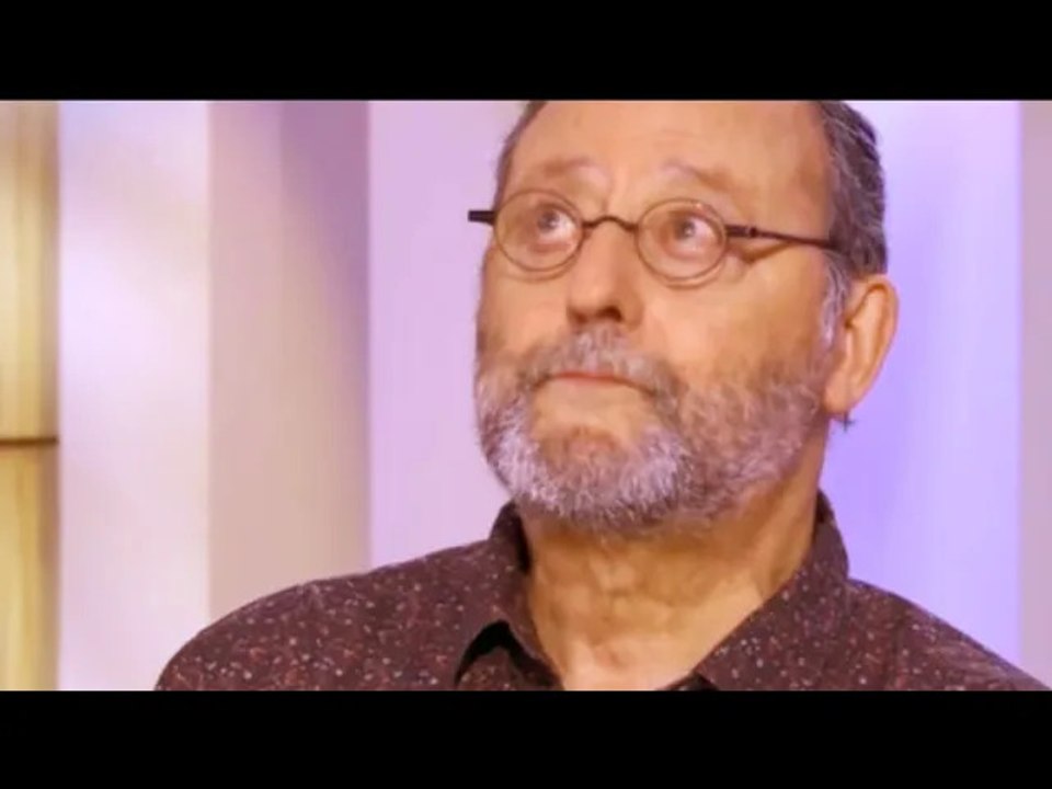 Jean Reno ému aux larmes en évoquant le souvenir de Johnny Hallyday sur le plateau de C à vous