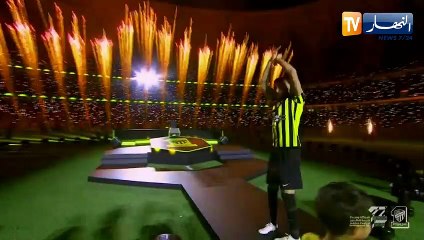 نادي إتحاد جدة السعودي يقدم لاعبه الجديد كريم بنزيما