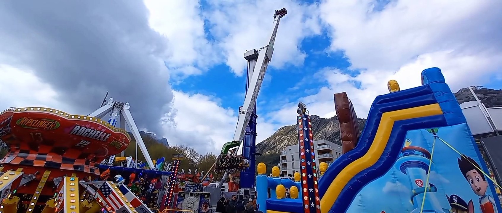 Foire des RAMEAUX   Foire de GRENOBLE 2023   #grenoble  #manege #france  #foire #animation  (33)