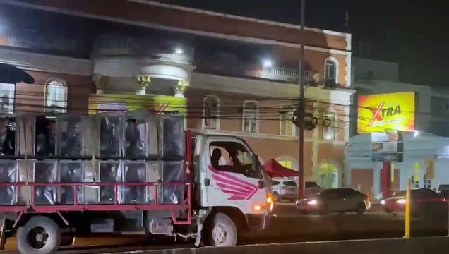 Imprudente conductor casi ocasiona choque en bulevar Suyapa