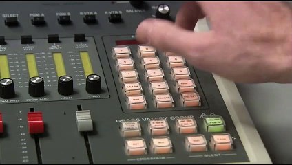 Dead Air Bande-annonce (EN)