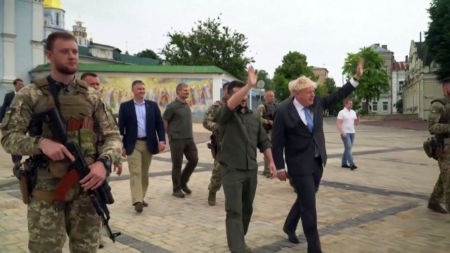 Atrapado por el partygate , exlíder británico Boris Johnson deja el Parlamento