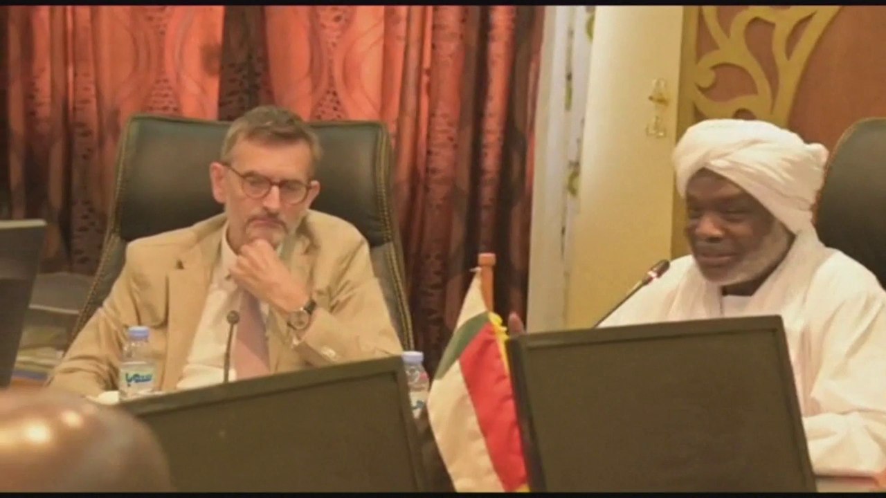 الحكومة السودانية تطلب من الاتحاد الأفريقي عدم التعامل مع المبعوث الأممي فولكر بيرتس #العربية  #الخرطوم