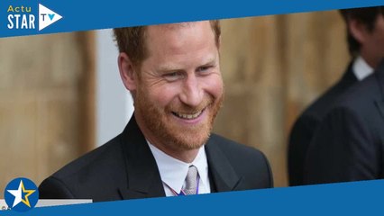 Prince Harry décontracté : ce joli geste lors de son vol retour vers les États-Unis