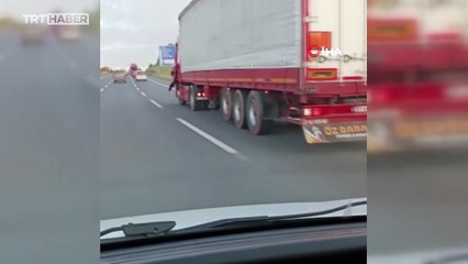 Kopan tır kapısını emniyet kemeriyle bağladı