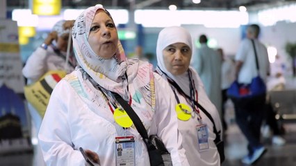 إنطلاق أول الأفواج إلى الأراضي المقدسة بمطار القاهرة