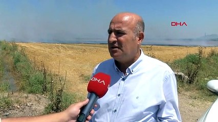 Les agriculteurs brûlant du chaume à Adana augmentent les coûts des engrais