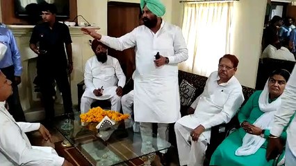 पर्यवेक्षक सुखविंदर सिंह को दिया कांग्रेसियों ने यह फीडबैक