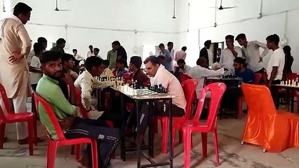 कीकरवाली में शतरंज प्रतियोगिता शुरू: शह और मात के लिए चली चाले