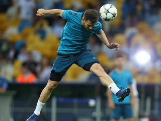 Wegen Kopfbällen? Ex-Fußballprofis sterben häufiger an Demenz