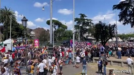 Al via il Roma Pride, "una grande festa, una piazza piena d'amore"