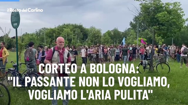 Corteo a Bologna: Il Passante non lo vogliamo, vogliamo l'aria pulita