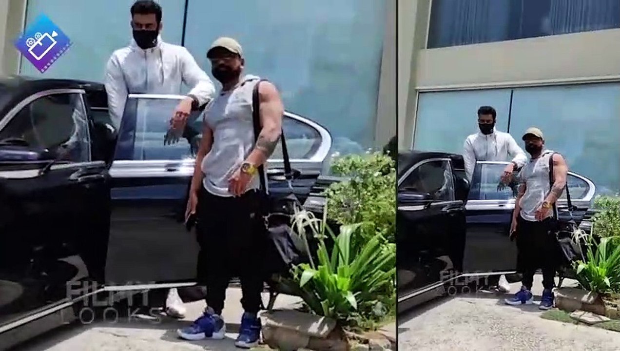 ENGAGEMENT తర్వాత��_ Varun Tej & Lavanya Tripathi First Time Appears Out Side After Their Engagement