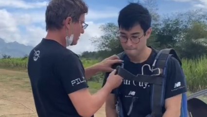 Adventurous man flies in the kite-like glider plane for the first time