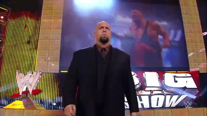 Shaq guest hosts Monday Night Raw Raw