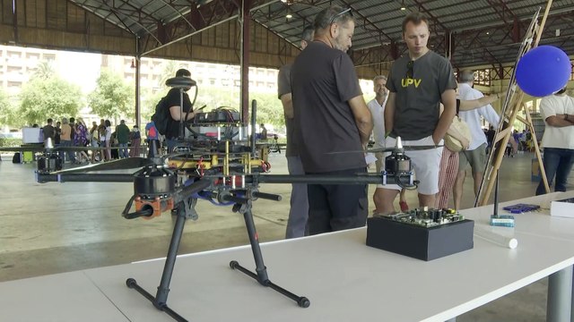La Fira dels Invents de la UPV llena de ciencia e innovación el Tinglado 2 de la Marina de València