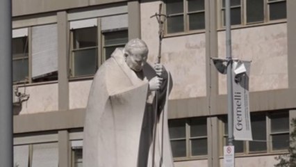 El papa no celebrará el ángelus y estará hospitalizado al menos toda la próxima semana