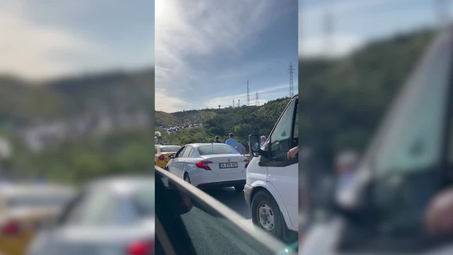 VIDEO: City fans abandoned vehicles to walk to Atatürk Olympic Stadium