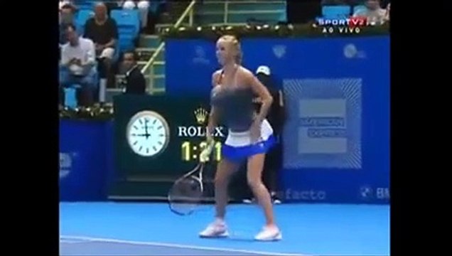 Wozniacki Imitates Serena Very Funny Tennis Moment