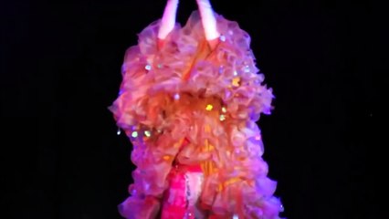 Drag Becomes Him Bande-annonce (EN)