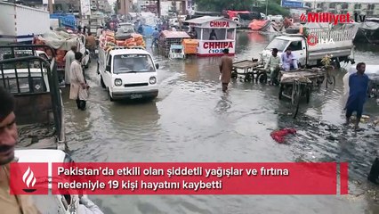 Pakistan’ı fırtına vurdu