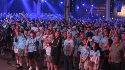 City fans singing into UCL Final Kick off