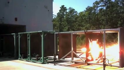 10 verrückte militärische Waffen in Aktion