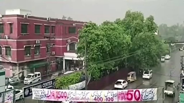 Pakistan'da şiddetli yağışlar en az 28 kişinin ölümüne yol açtı