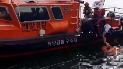 속초항 부두에서 20대 2명 바다에 빠져...1명 의식 없어 / YTN