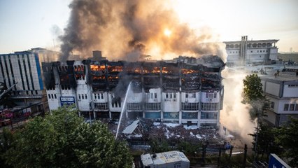 Başakşehir’de fabrika yangını: Dünden beri sönmedi
